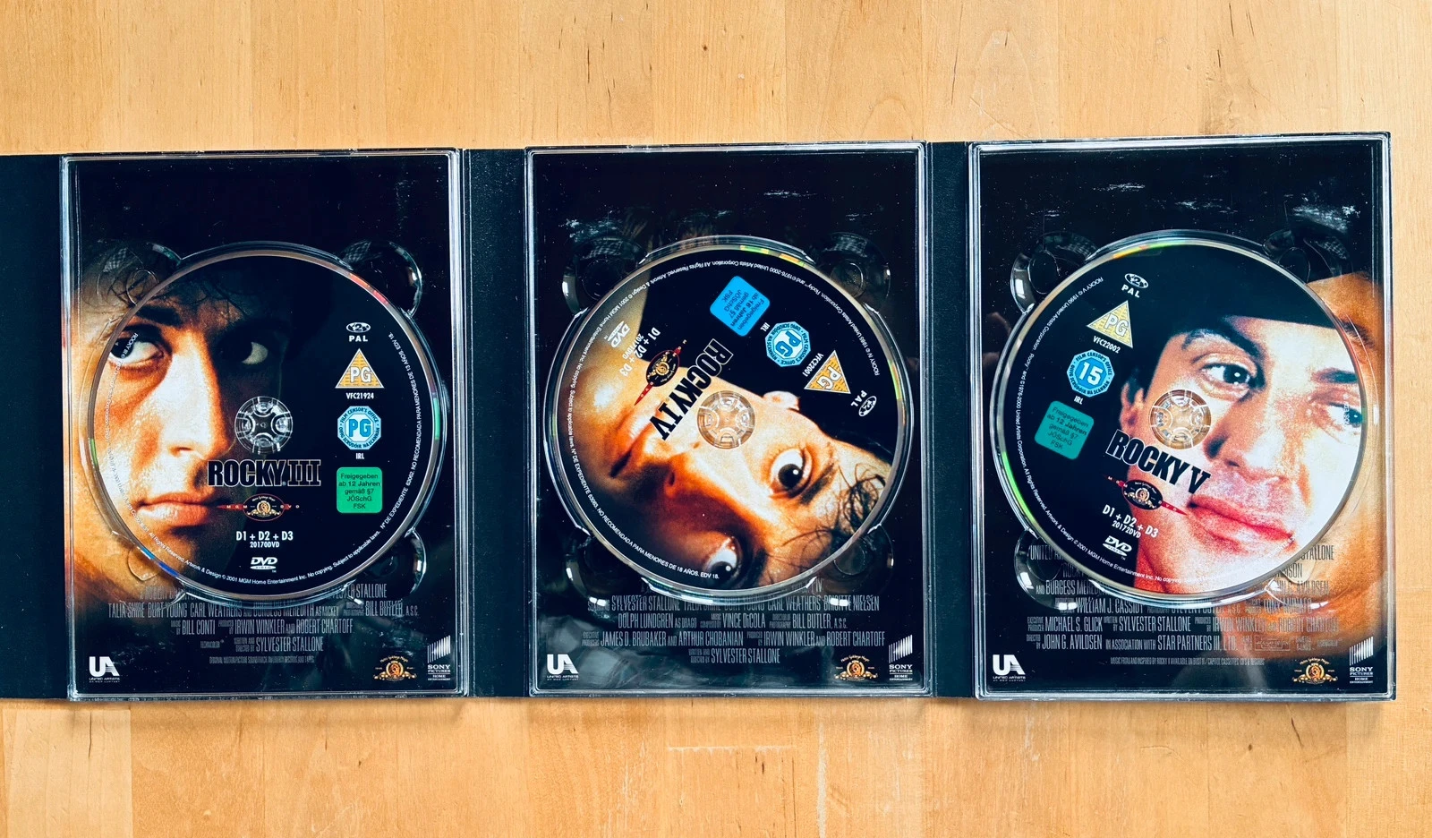 Coffret 5 DVD intégrale saga Rocky Sylvester Stallone. – photo 6
